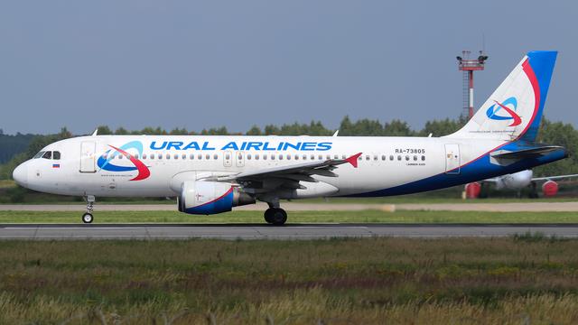 RA-73805:Airbus A320-200:Уральские авиалинии